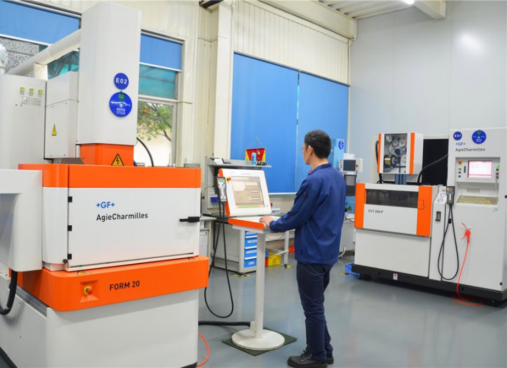 EDM Machine for Titanium